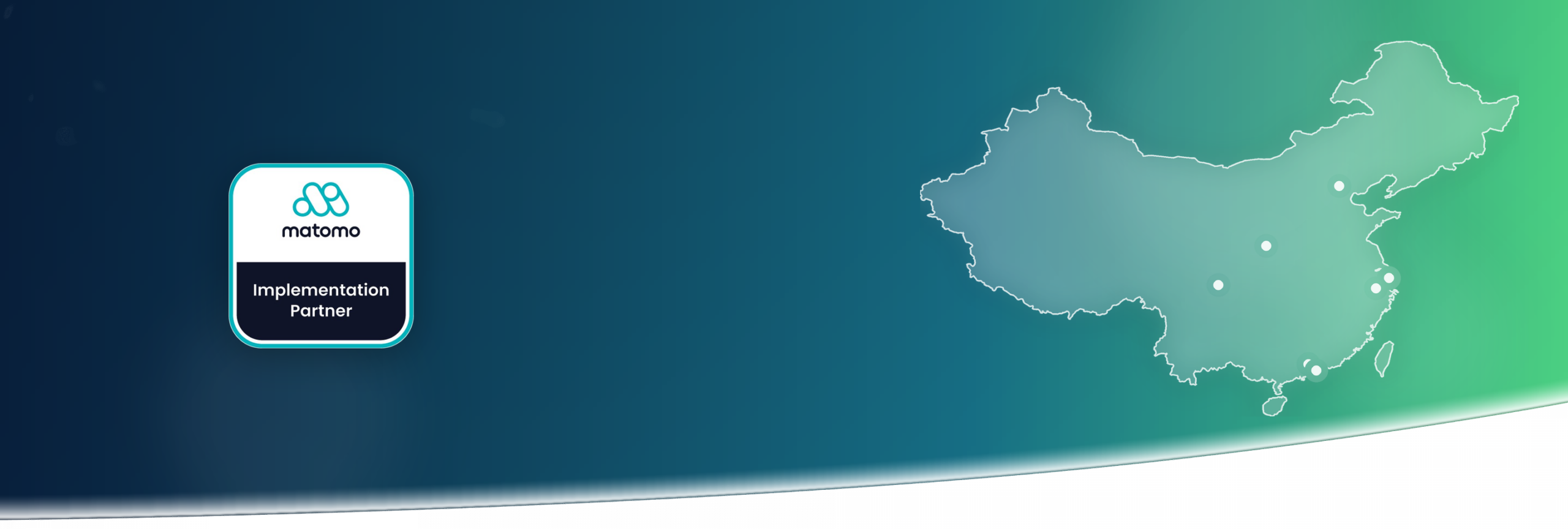 Carte de la Chine avec des points de données analytics et le badge partenaire Matomo